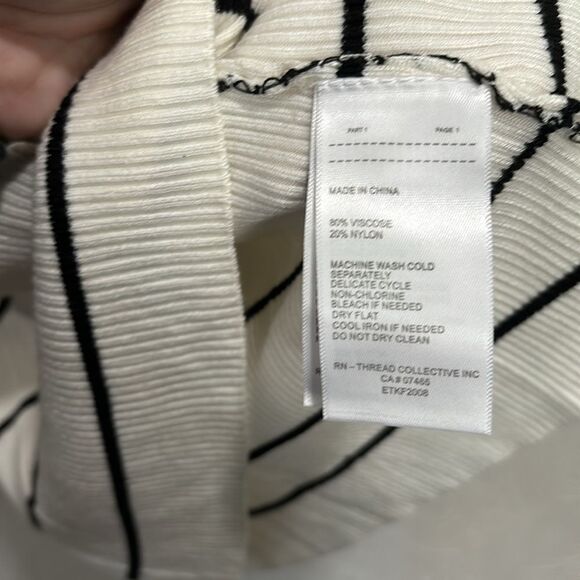 Ellen Tracy Zipper Detail Ribbed Sweater Size Medium NWT - Picture 5 of 7